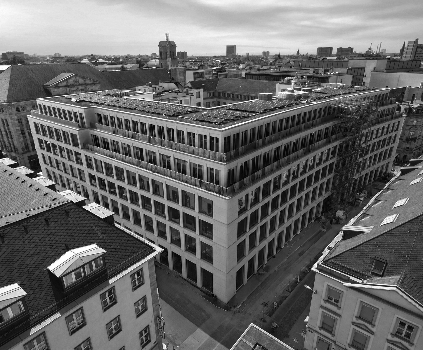 Neubau eines Büro- und Geschäftsgebäudes "Midstad"